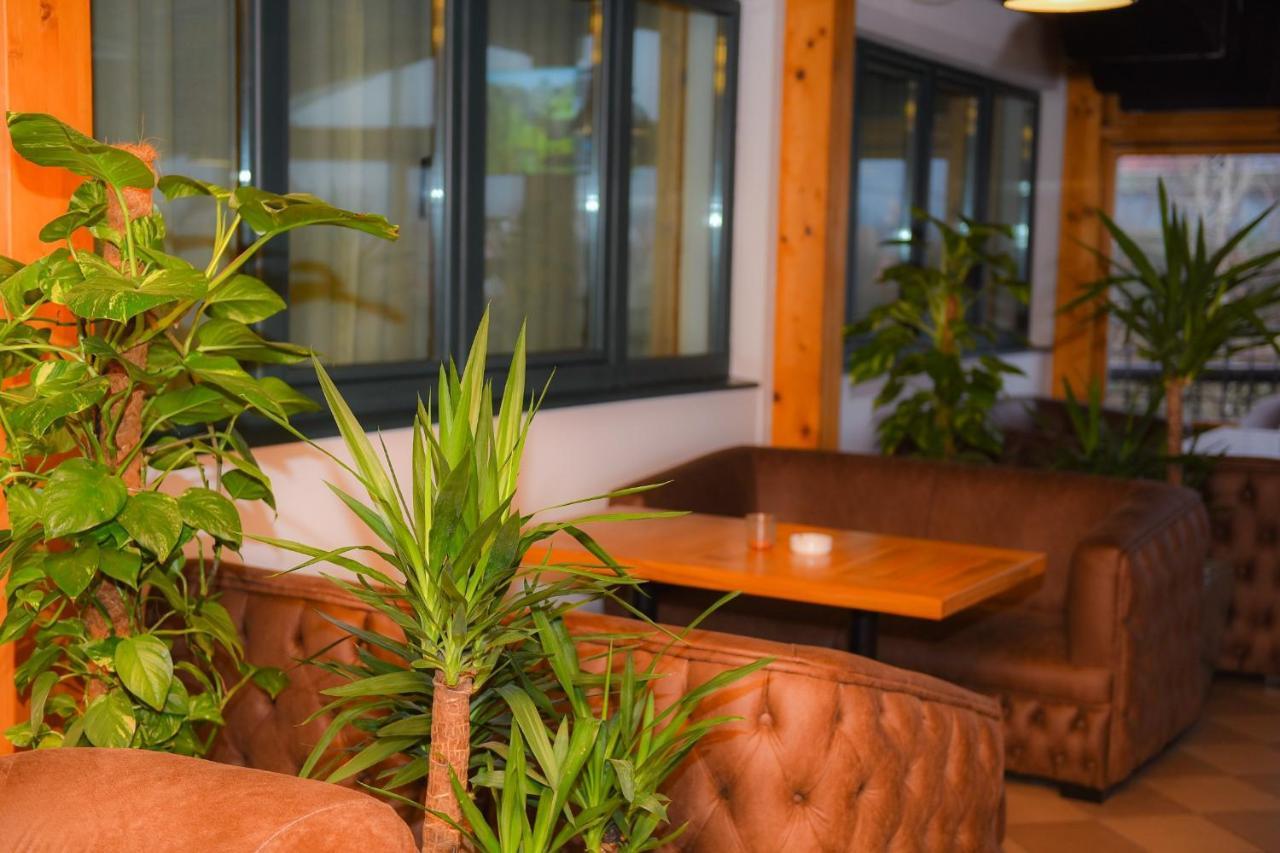 Hotel Marshal Niksic Ngoại thất bức ảnh