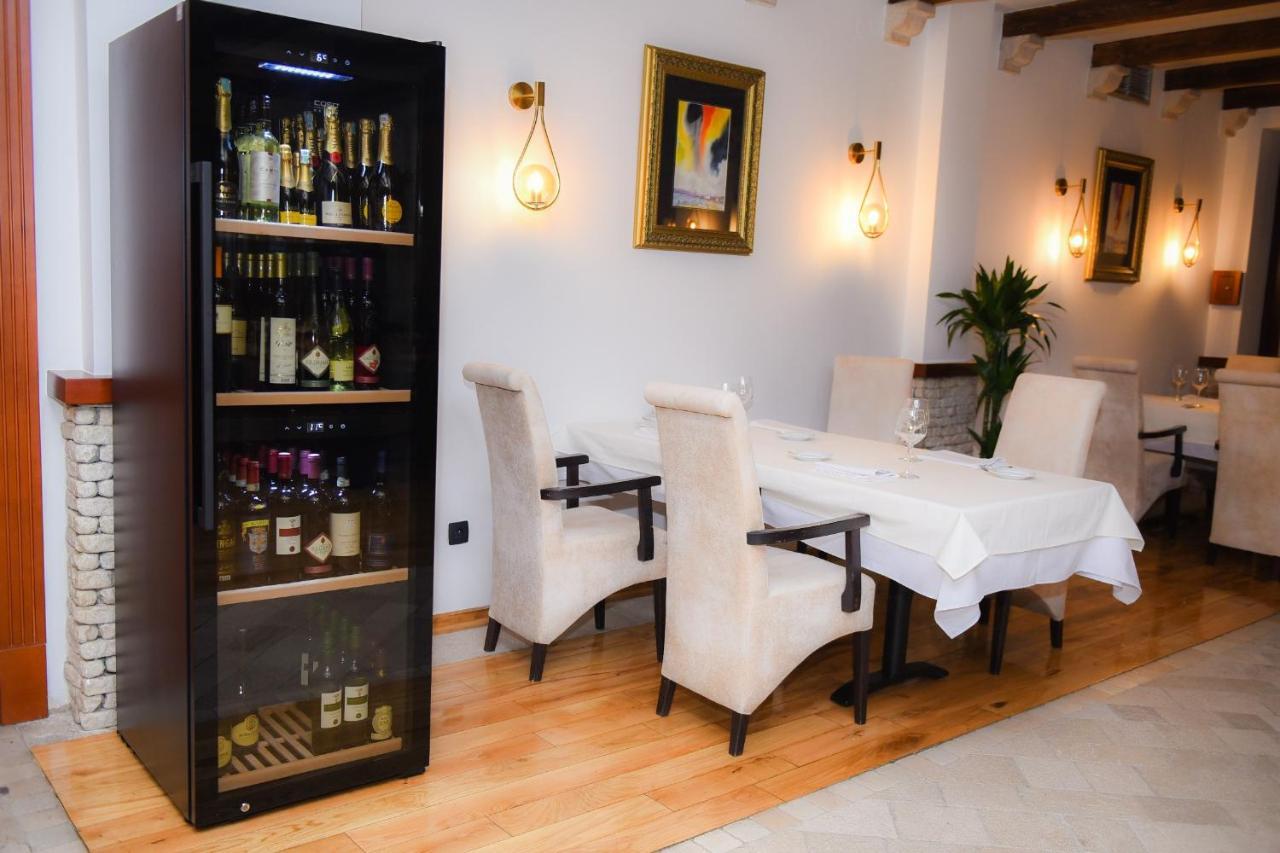 Hotel Marshal Niksic Ngoại thất bức ảnh