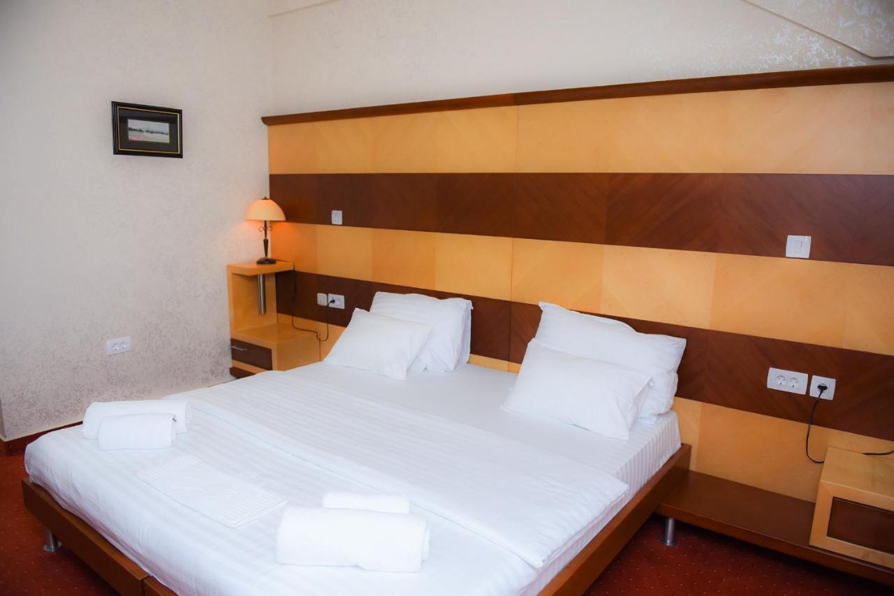 Hotel Marshal Niksic Ngoại thất bức ảnh