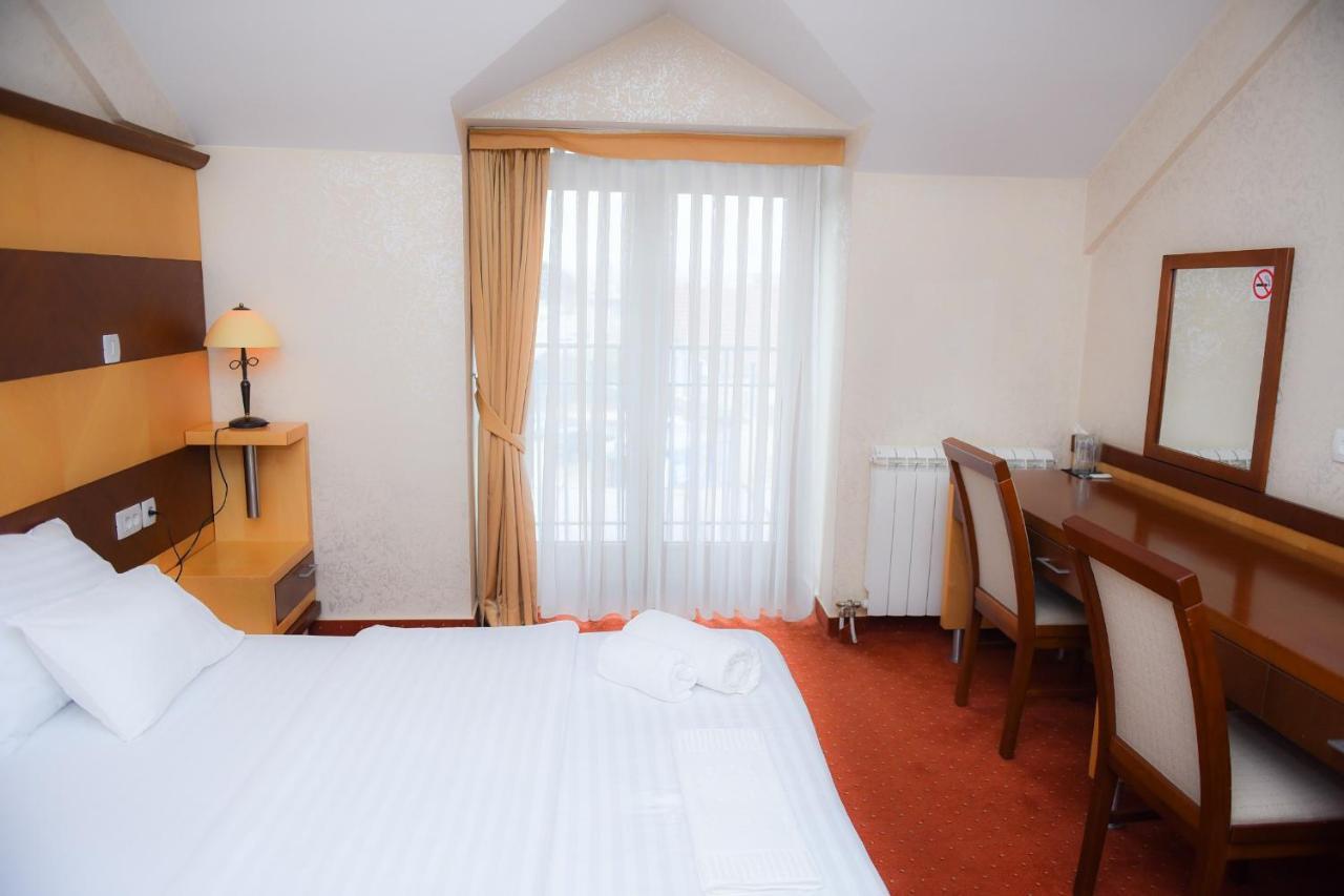 Hotel Marshal Niksic Ngoại thất bức ảnh