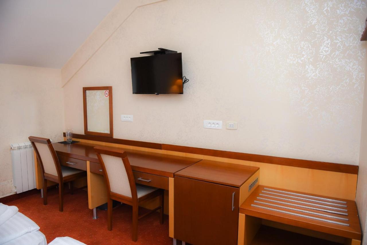 Hotel Marshal Niksic Ngoại thất bức ảnh
