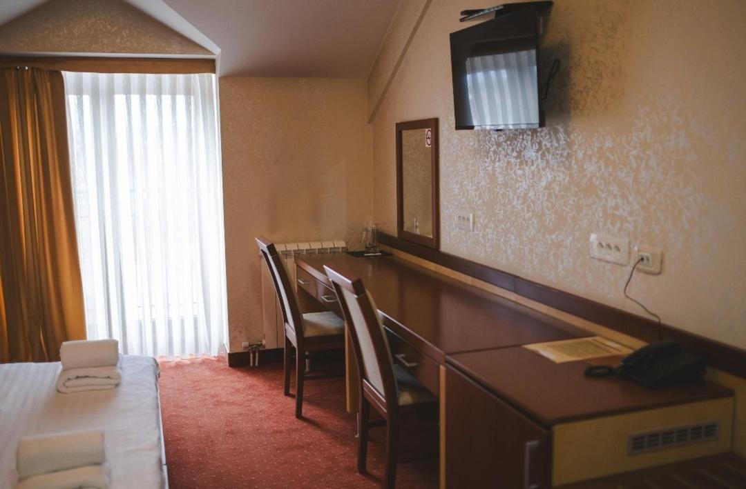 Hotel Marshal Niksic Ngoại thất bức ảnh