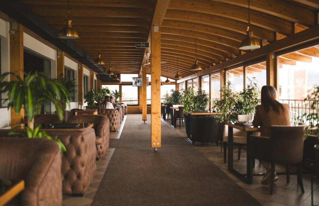 Hotel Marshal Niksic Ngoại thất bức ảnh