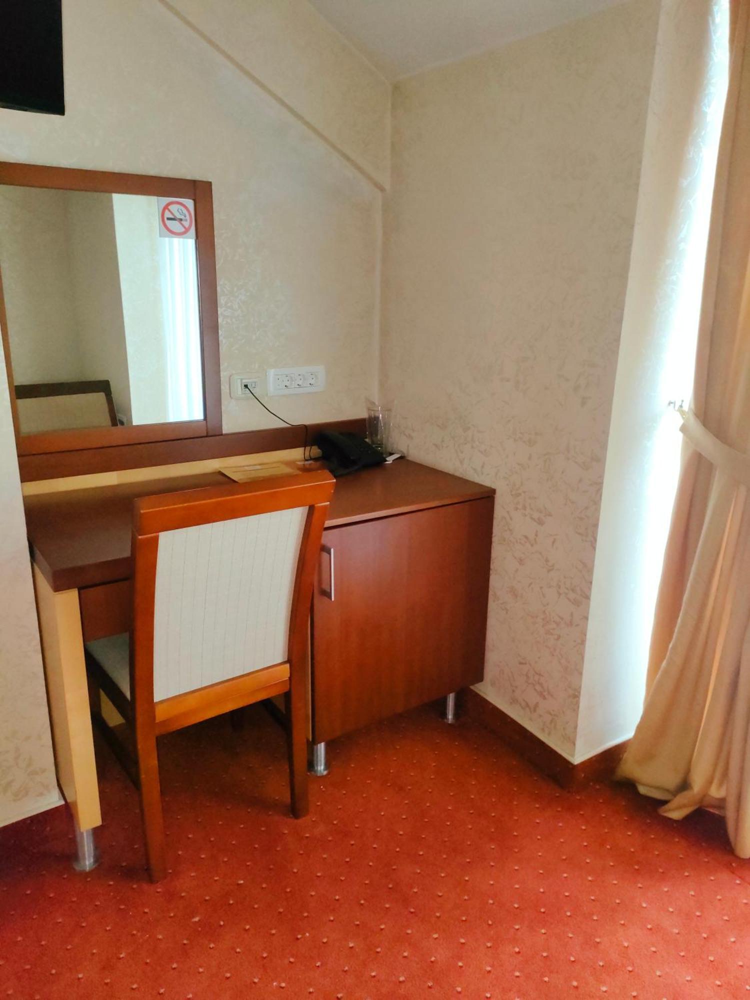 Hotel Marshal Niksic Ngoại thất bức ảnh