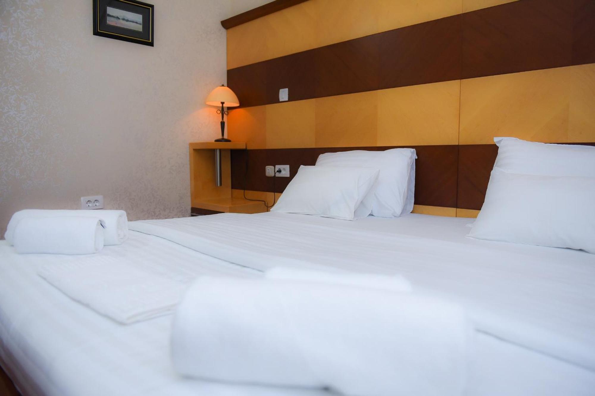 Hotel Marshal Niksic Ngoại thất bức ảnh